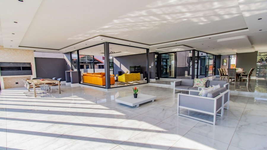 6 Bedroom Property for Sale in The Islands Estates North West